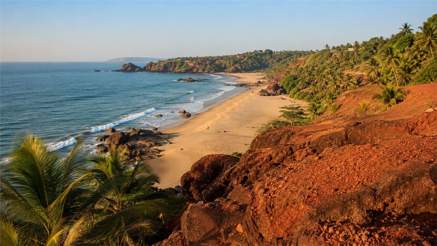 Vagator Beach & Chapora Fort taxi and sightseeing in Goa